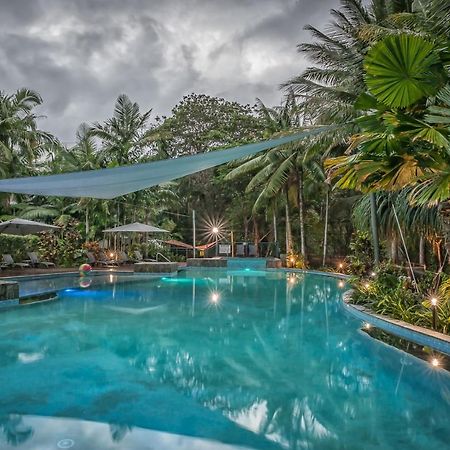 Oasis At Palm Cove Aparthotel Exterior foto