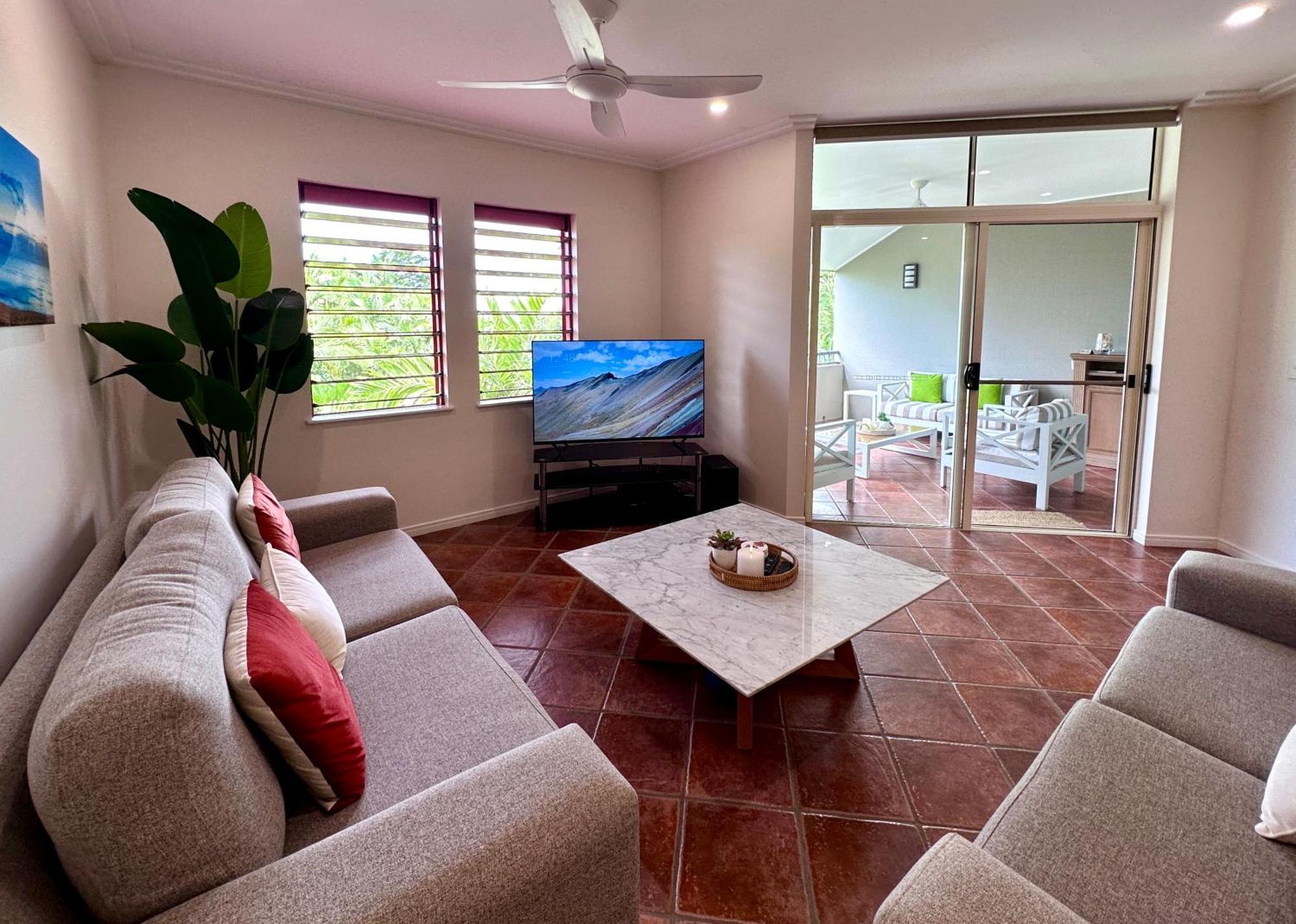 Aparthotel Oasis At Palm Cove Exterior foto