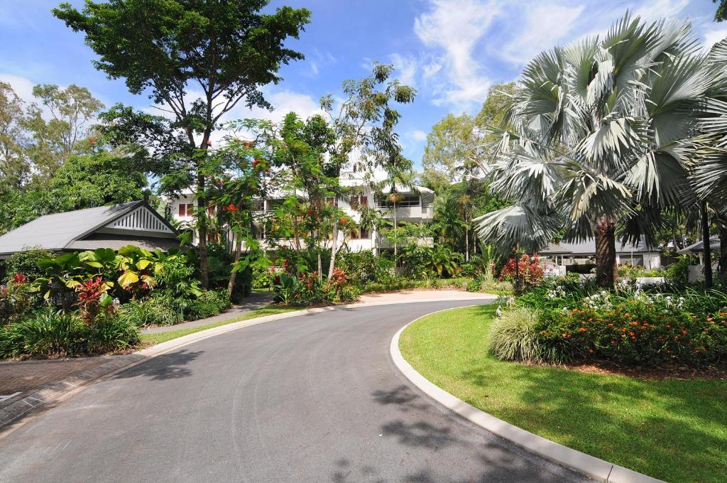 Oasis At Palm Cove Aparthotel Exterior foto