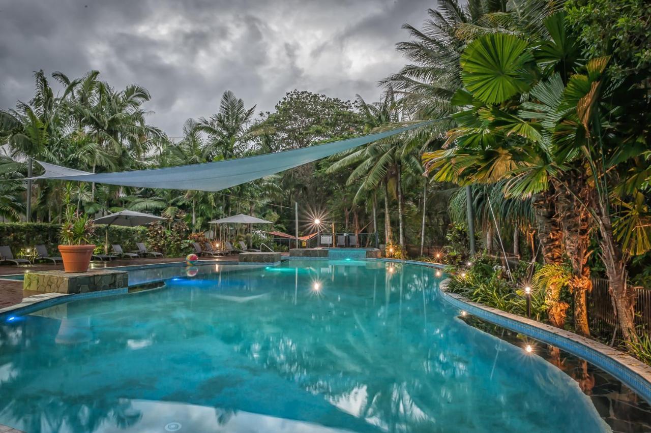 Oasis At Palm Cove Aparthotel Exterior foto